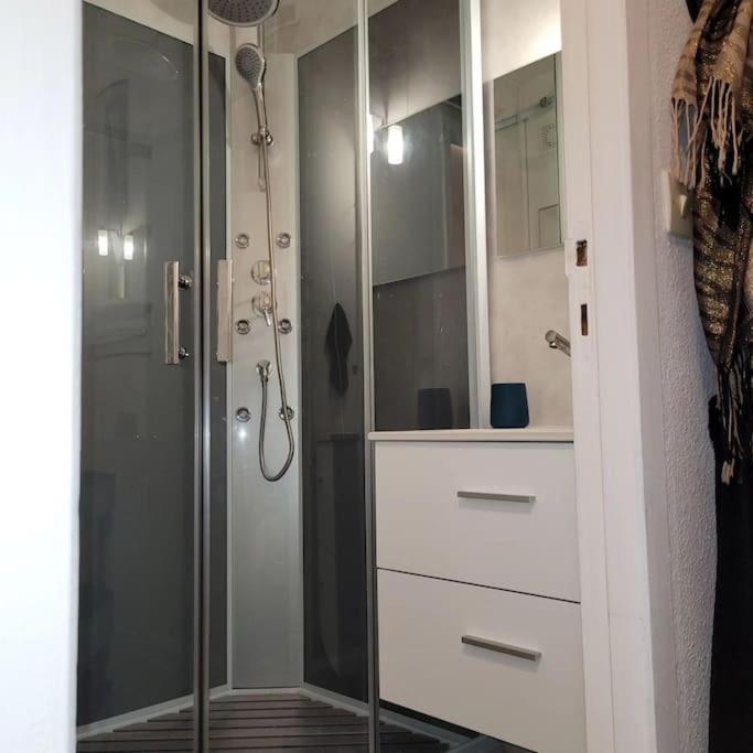 Studio - Sete - 100M Des Plages Екстер'єр фото